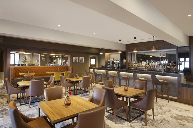 Food & Drinks 5, Leonardo Hotel East Midlands Airport, Leicestershire