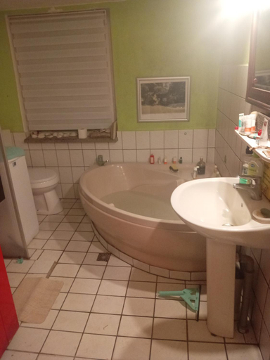 Bathroom, RUHIG UND SPARTANISCH WOHNEN in Lichtenwalde 1, Mittelsachsen