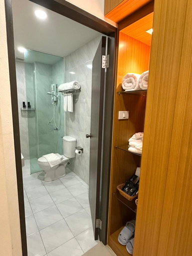 Bathroom 3, TJ Boutique Hotel, Muang Uthai Thani
