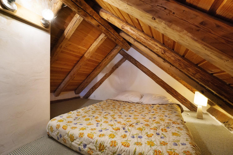 Bedroom 2, La Ferme du Soleil, Savoie
