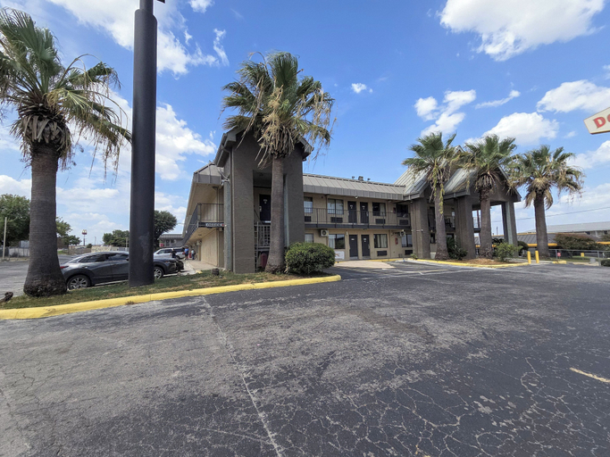 Exterior 4, Everstay Suites Lackland, Bexar
