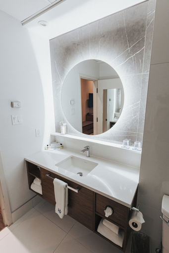 Bathroom 4, Hotel Royal William, an Ascend Collection Hotel, Communauté-Urbaine-de-Québec