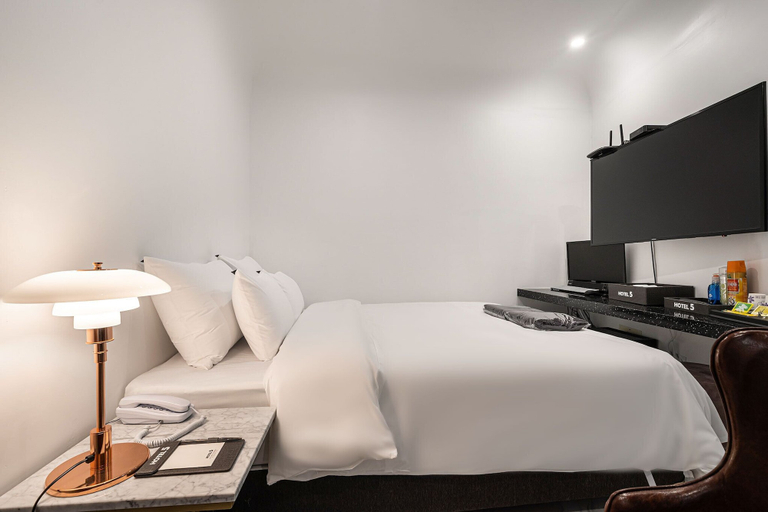 Room 3, Pyeongtaek Hotel 5, Pyeongtaek