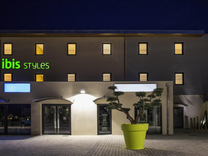 Exterior & Views 2, ibis Styles Villeneuve sur Lot, Lot-et-Garonne