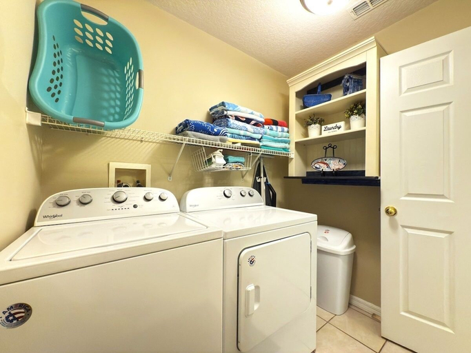 Interior 2, Near Disney Villa 3 Bd Private Pool 3 Bedroom Home, Polk