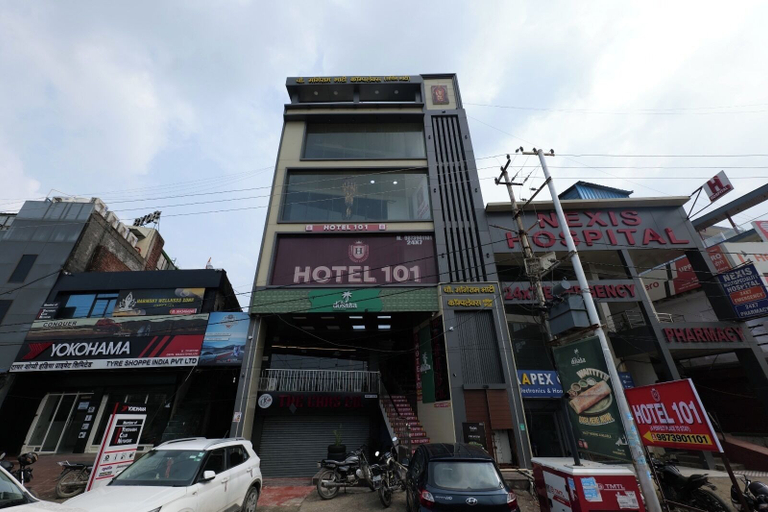 Room 2, Hotel 101, Gautam Buddha Nagar