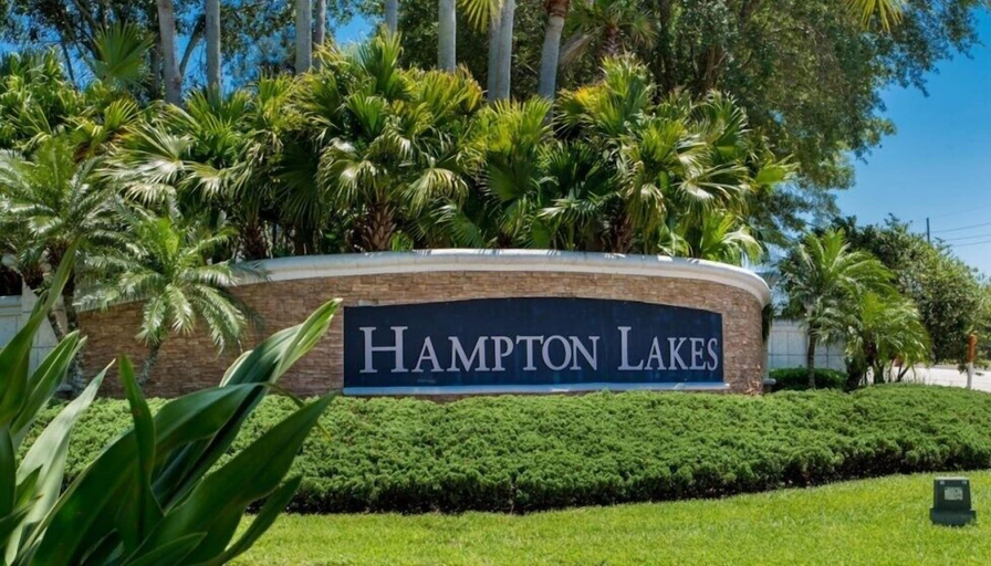 Property grounds 3, Villa Minutes From Disney 4bd 3bt Private Pool & Games 4 Bedroom Home, Polk