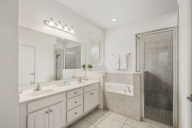 Bathroom 4, 4036 Oakrise Loop, Polk