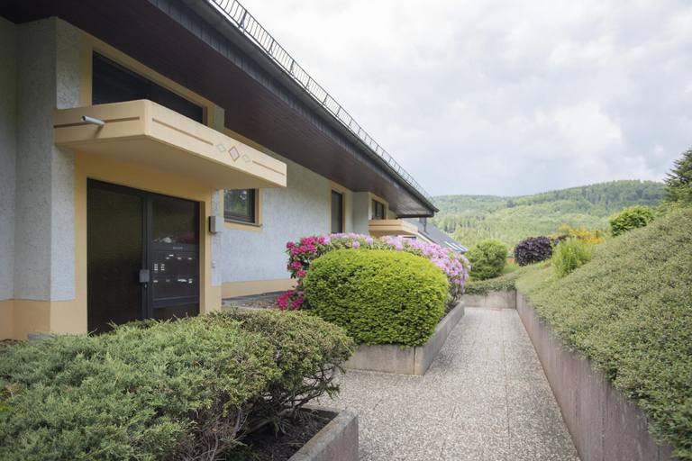 Exterior & Views 2, Helle Wohnung bei Winterberg mit Balkon, Hochsauerlandkreis