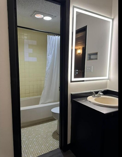 Bathroom, Sioux Fall Inn, Minnehaha
