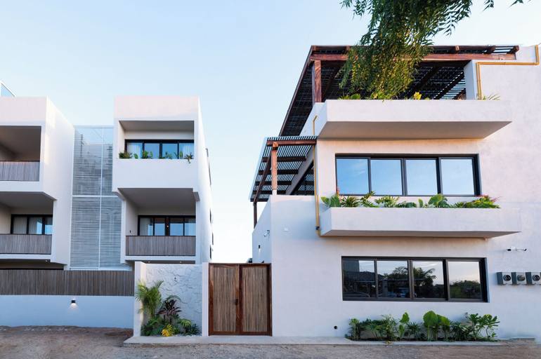 Front of property, ESPACIO EBANO, Dist. Pochutla