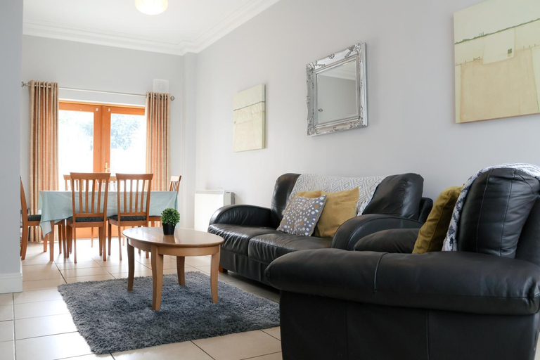 5, Town Square Holiday Homes