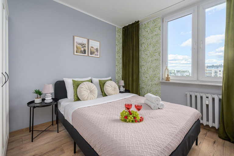 Room 5, Lumina 4-room Apart & Balcony near Metro, Warsaw