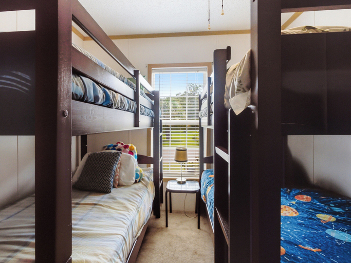 Room 2, Pcola, Escambia