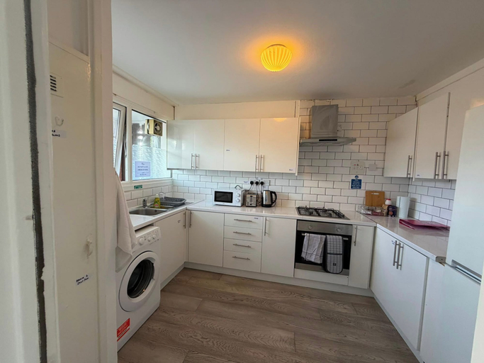 Private kitchen, Wimbledon House For 6 People, London