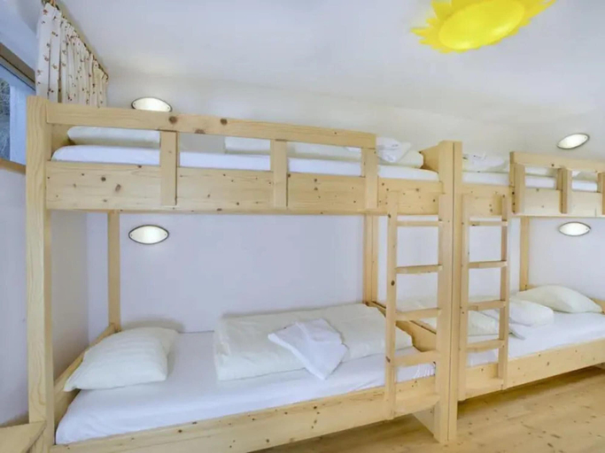 Bedroom 2, Detached Alpine Chalet With Sauna, Zell am See