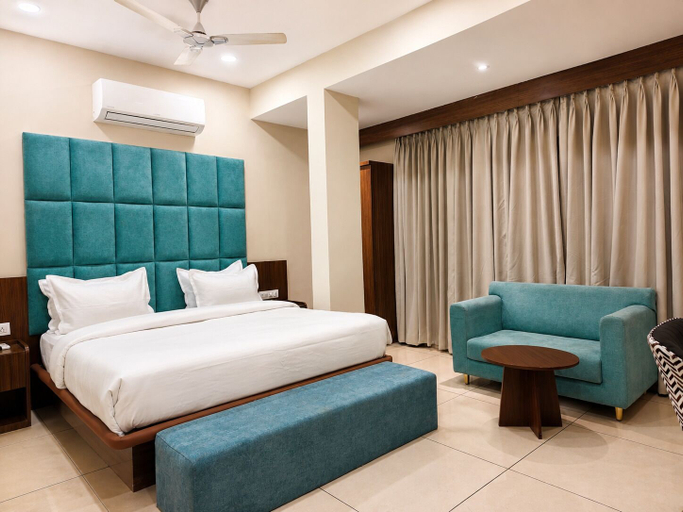Room 4, Hotel Srinivasa Premier Indore, Indore