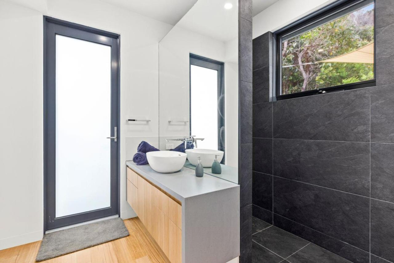 Bathroom, The Surf Spot, Surf Coast - West