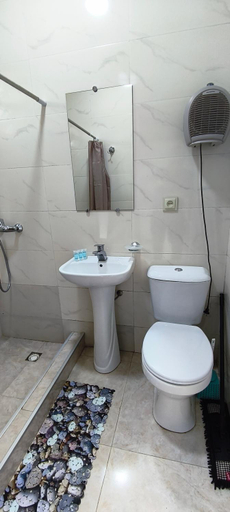 Bathroom 2, Apartment " Nikalaus 1", Kutaisi