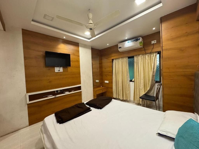 Room 5, Hotel Sugran, Raigarh