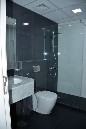 Bathroom, President Waves, Manama