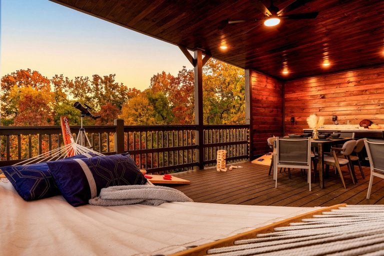 Room 3, Skydeck Pinnacle in Sevierville, Sevier