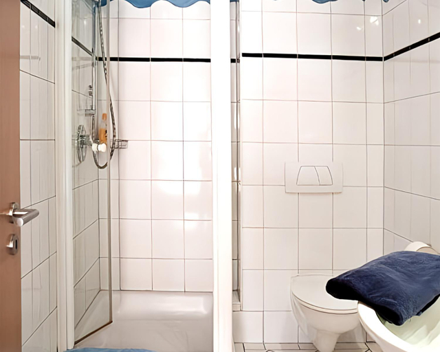 Bathroom 3, Zum Treppche Hotel Garni, Marburg-Biedenkopf