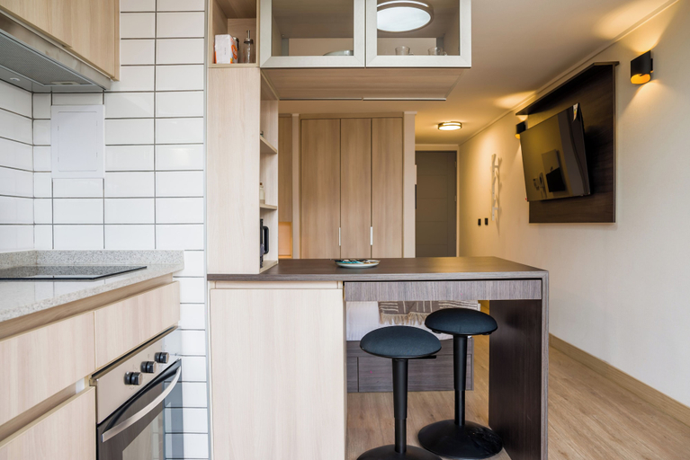 Private kitchen 4, Cozy Nunoa Apt for 2 with Balcony Views, Cordillera