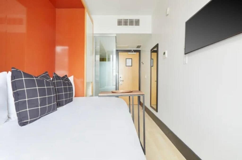 Room 4, Queen West Hideaway, Toronto