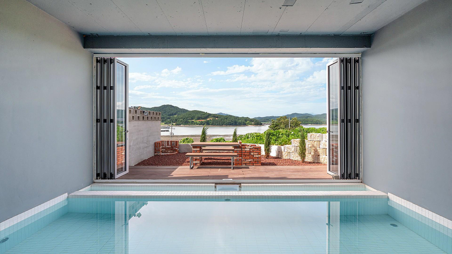 Sport & Beauty 2, Namhae Jimong Drawing Pool Villa, Namhae
