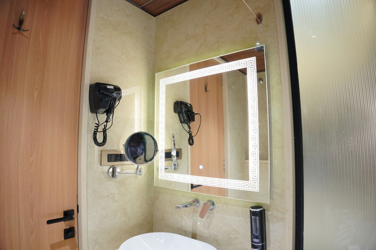 Bathroom 3, The Grand Sun City Hotel & Resort, Bhopal