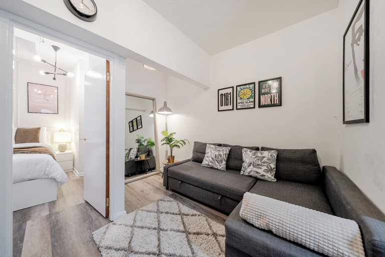 Living area 3, Deluxe Apartment5- City Centre Manchester, Manchester