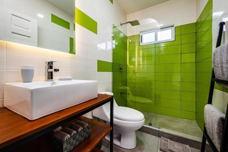 Bathroom, Hotel Elixir, Santa Cruz