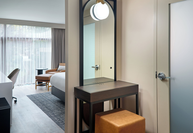 Bedroom 3, Emory Conference Center Hotel, DeKalb