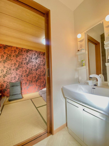 Bathroom 2, 関空直通、アクセス便利、通天閣近く、林林の民宿9119, Osaka