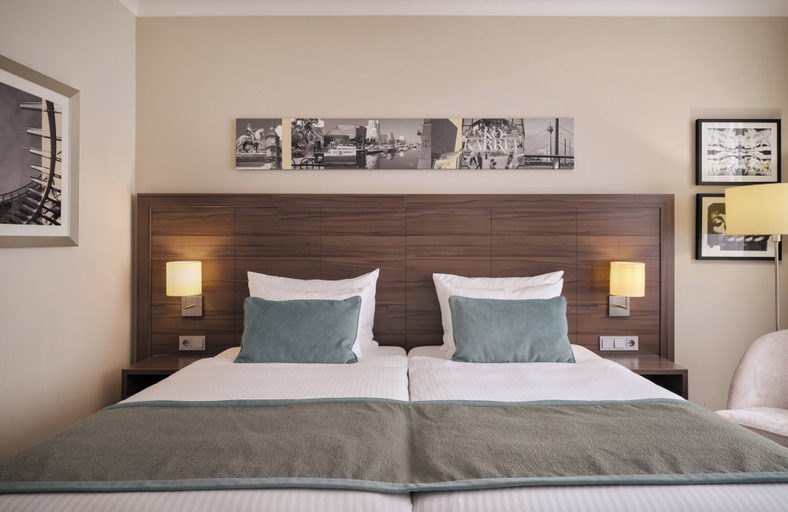 Bedroom 3, Leonardo Royal Hotel Düsseldorf Königsallee, Düsseldorf
