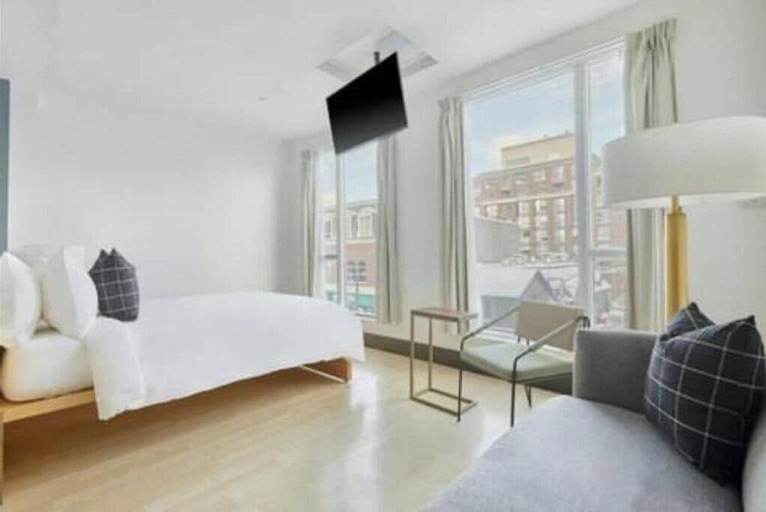 Room 2, Queen West Hideaway, Toronto
