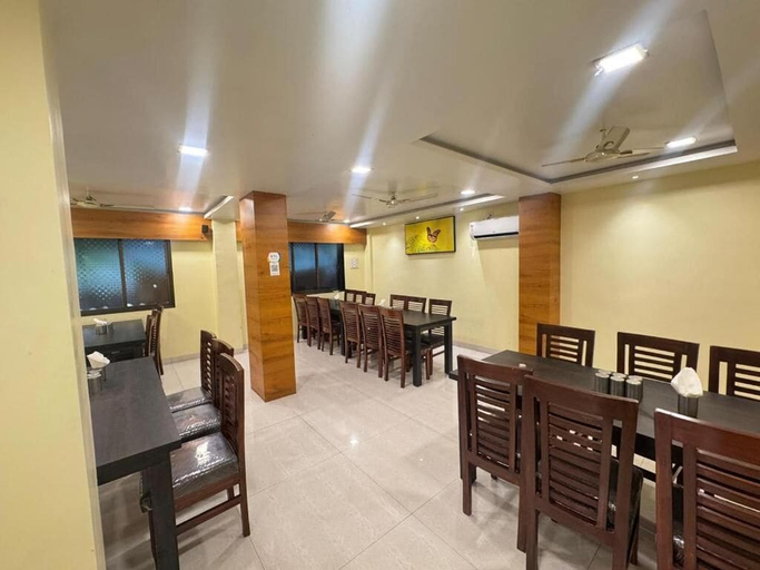 Dining 4, Hotel Sugran, Raigarh