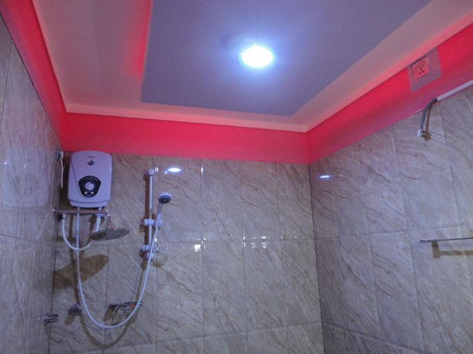 Bathroom 5, Sunnyfish Hotel & Resort, Manmunai North