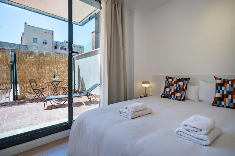 Room 2, Teatre Aparthotel Habitat Apartments, Barcelona