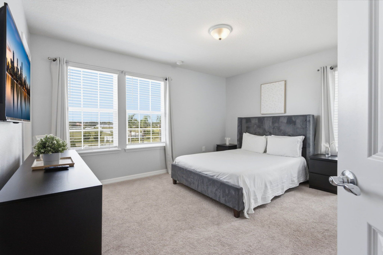 Room 4, Spacious Family Escape, Pool & Game Room, Lake