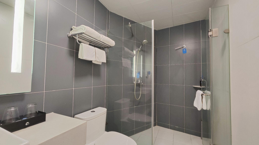 Bathroom 4, Hanting Hotel Haixi Ulan Commercial Plaza, Haixi Mongol and Tibetan