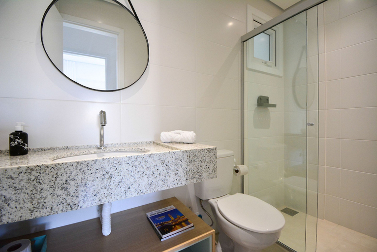 Bathroom 4, SunClub-300 metros da Praia do Campeche, Florianopolis