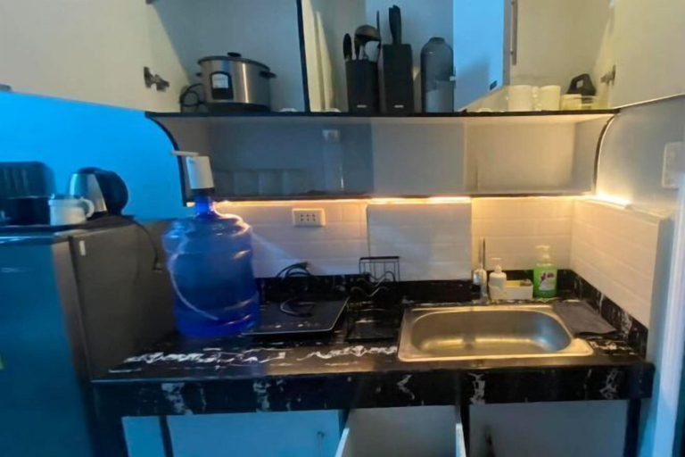Private kitchen 5, Amplayo Apartelle Studio Type Unit, Cagayan de Oro City