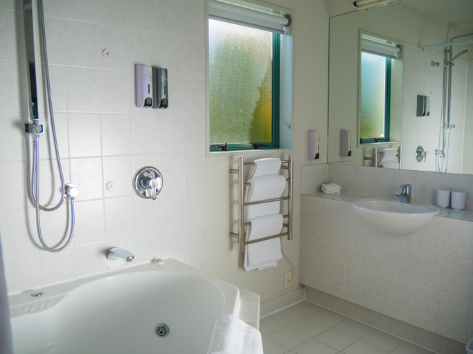 Bathroom 3, Tuscany Gardens Motor Lodge, Nelson