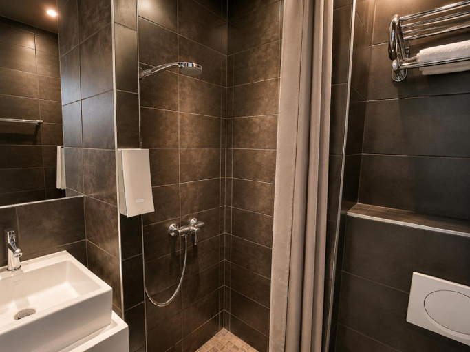 Bathroom 4, 7Art Hotel, Alpes-Maritimes