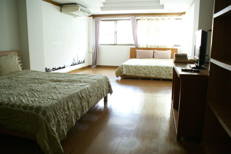 Bedroom 2, Itaewon Guesthouse, Khlong Toey