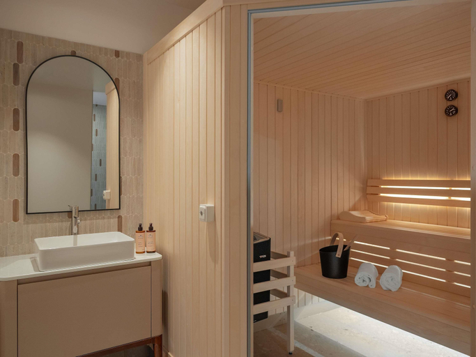 Bathroom 5, Hotel Mercure Paris Boulogne Pont de Saint Cloud, Hauts-de-Seine