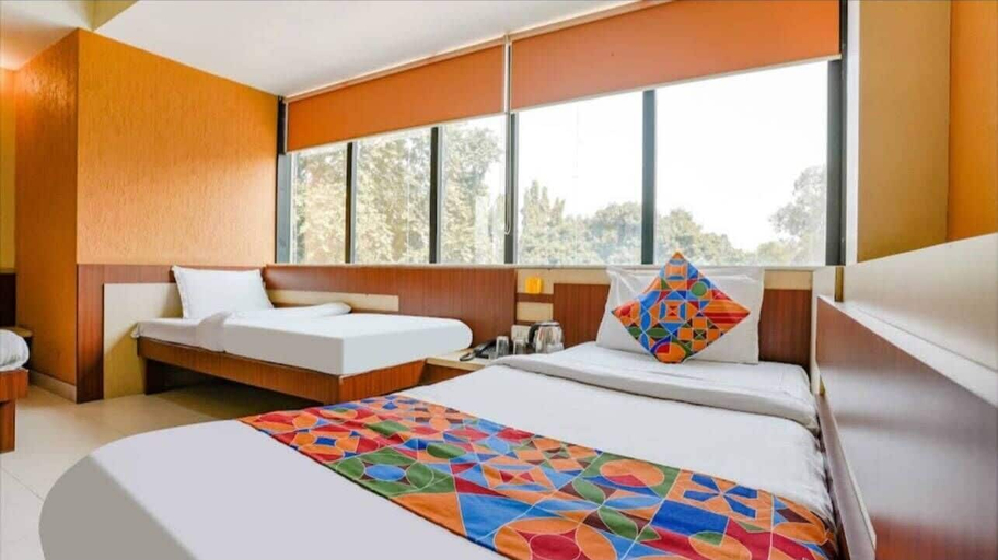 Bedroom 4, Hotel Samrat, Nashik