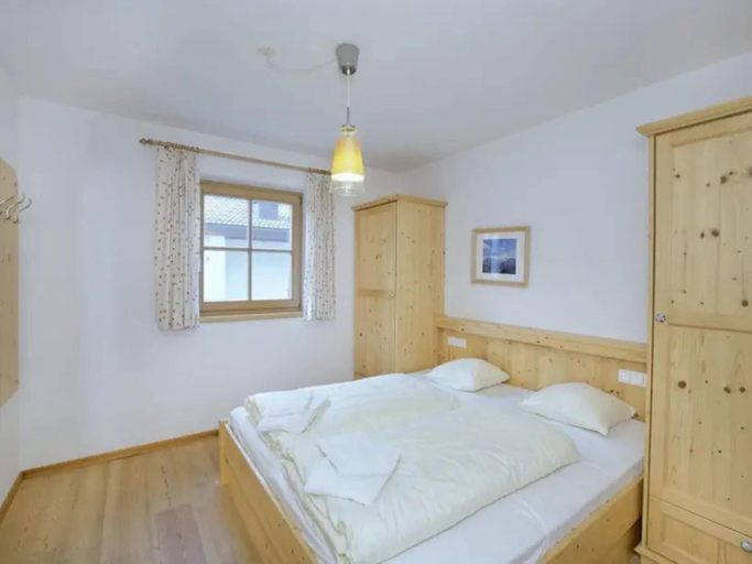 Bedroom 4, Detached Alpine Chalet With Sauna, Zell am See